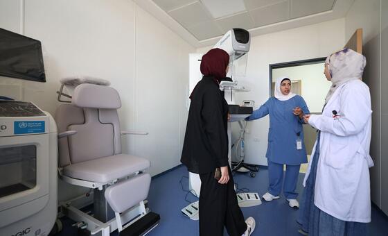 افتتحت وزارة الصحة الفلسطينية وحدة للكشف المبكر عن سرطان الثدي في مستشفى دورا الحكومي، بدعم من الوكالة الإيطالية للتعاون الإنمائي ومنظمة الصحة العالمية - حزيران/يونيو 2026